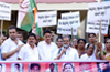 Mangaluru : Congress protests against  �hate politics� of BJP Govt